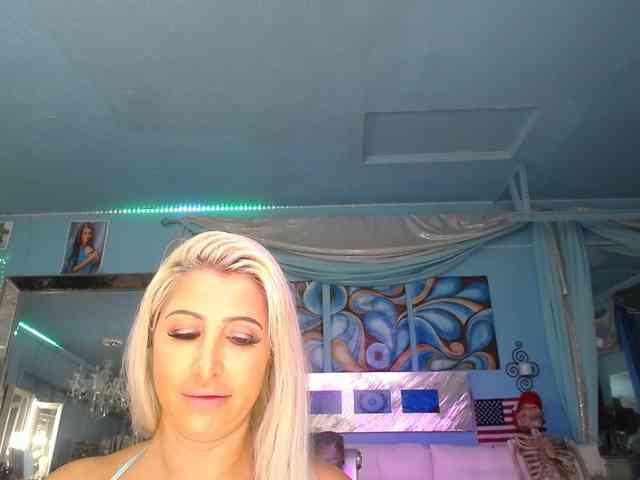 adrianna_fox webcam