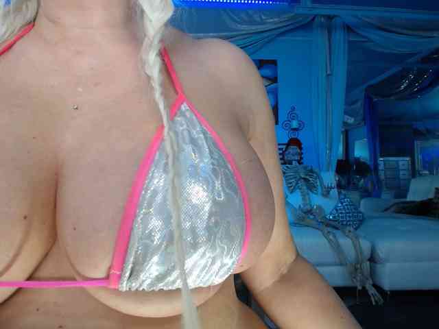 adrianna_fox adrianna_fox