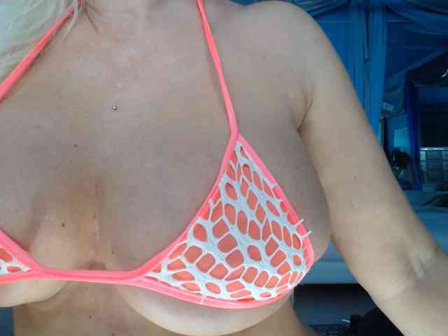 adrianna_fox webcam