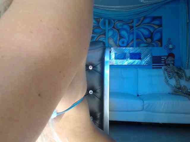 adrianna_fox webcam