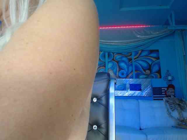 adrianna_fox webcam