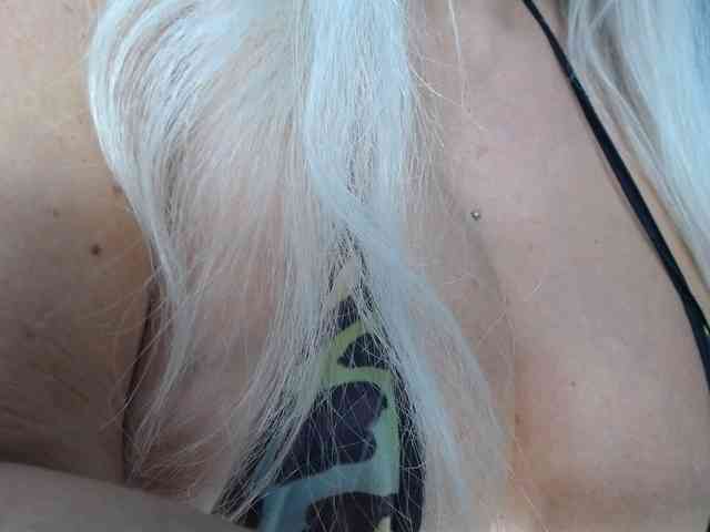 adrianna_fox webcam