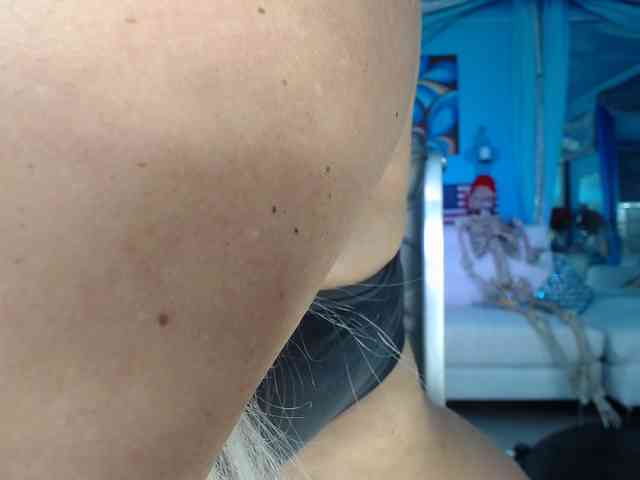 adrianna_fox webcam