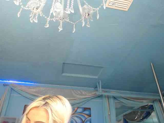 adrianna_fox webcam