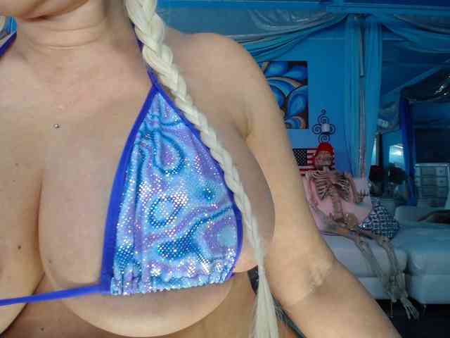 adrianna_fox webcam