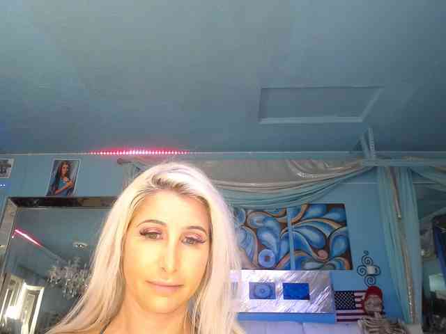 adrianna_fox webcam