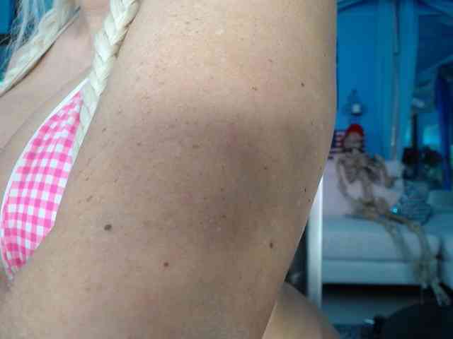 adrianna_fox webcam
