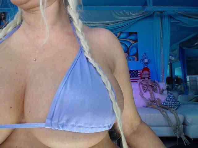 adrianna_fox webcam