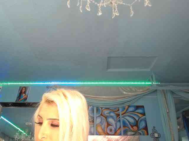 adrianna_fox webcam