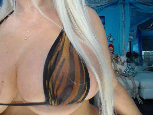 adrianna_fox webcam