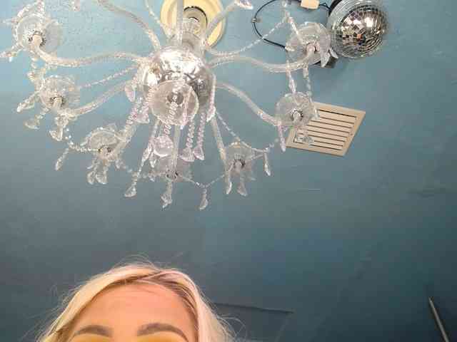 adrianna_fox bongacams