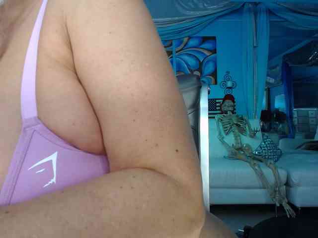 adrianna_fox adrianna_fox