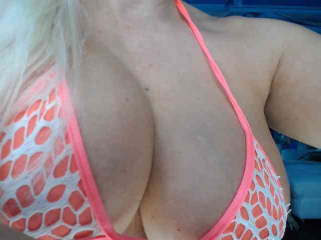adrianna_fox webcam