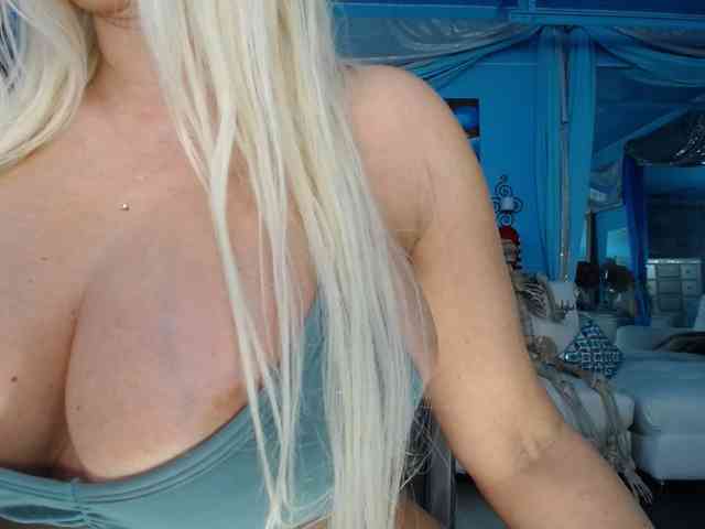 adrianna_fox webcam