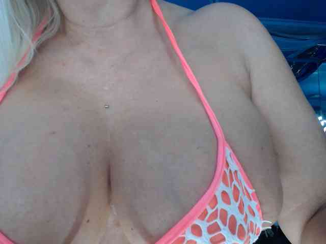 adrianna_fox webcam