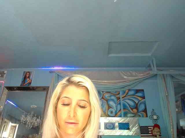 adrianna_fox webcam