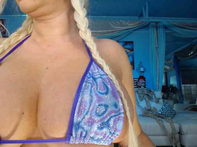 adrianna_fox adrianna_fox