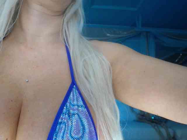adrianna_fox webcam
