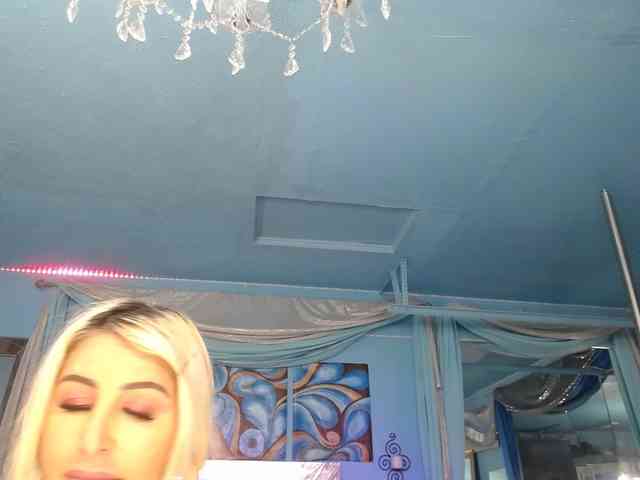 adrianna_fox adrianna_fox