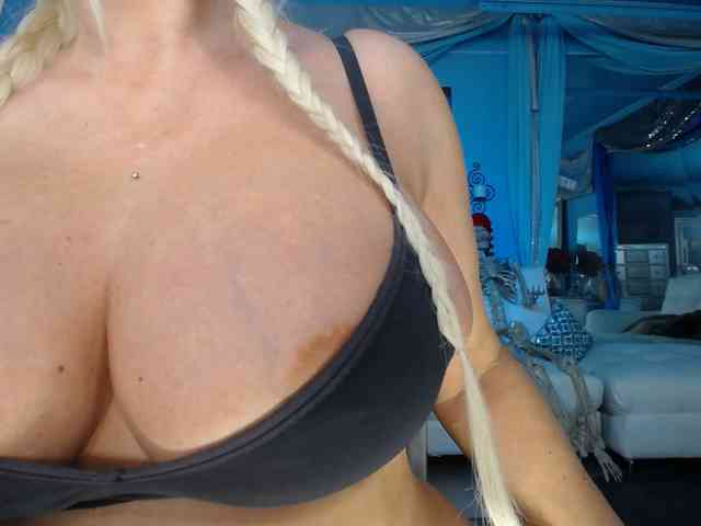 adrianna_fox adrianna_fox