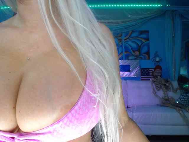 adrianna_fox webcam