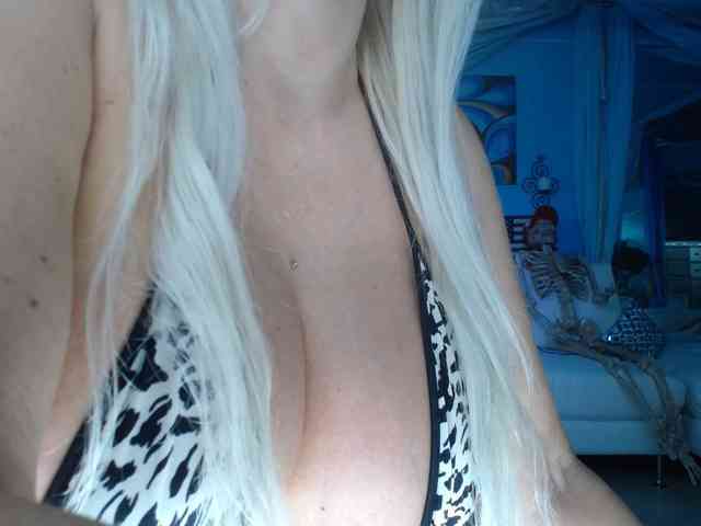 adrianna_fox webcam