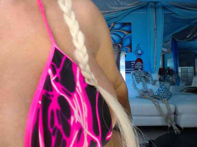 adrianna_fox adrianna_fox