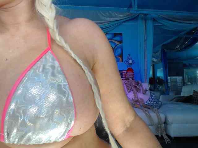 adrianna_fox webcam
