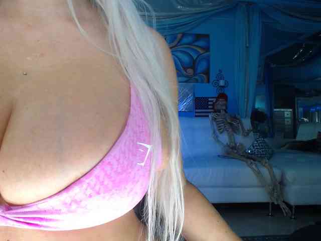 adrianna_fox webcam