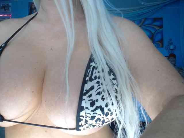 adrianna_fox webcam