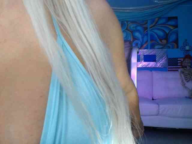 adrianna_fox webcam