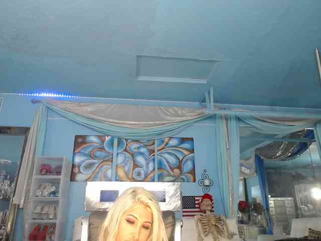 adrianna_fox adrianna_fox