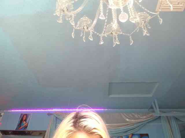 adrianna_fox webcam