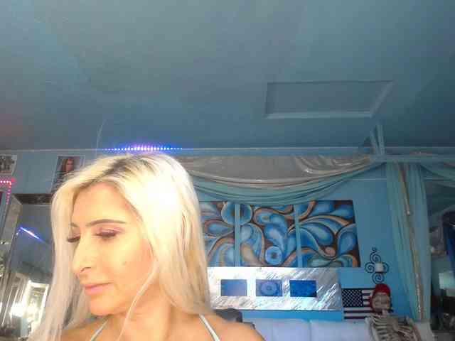 adrianna_fox webcam