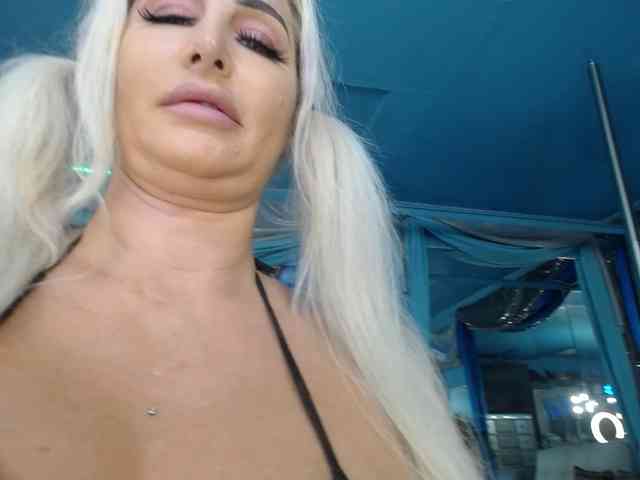 adrianna_fox webcam