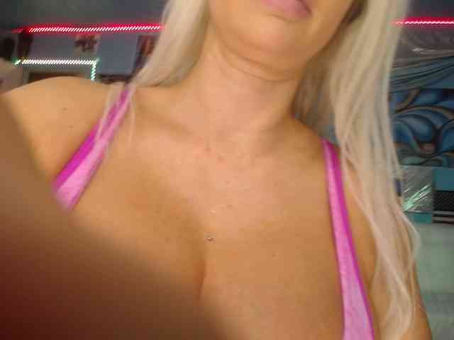 adrianna_fox webcam