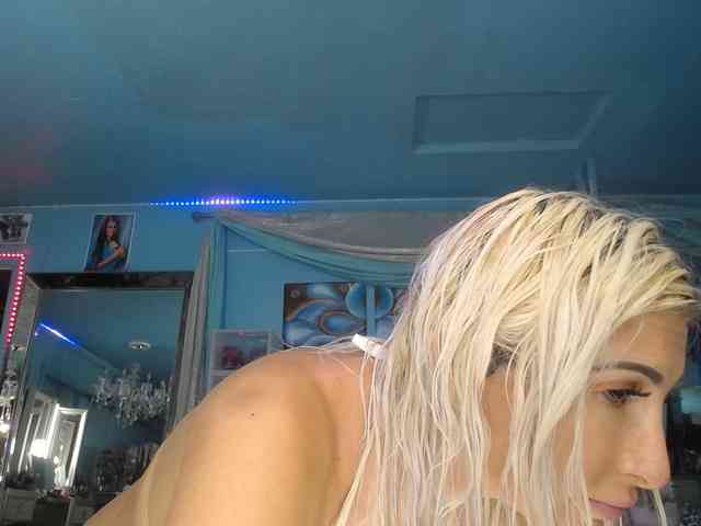 adrianna_fox webcam