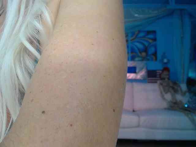 adrianna_fox webcam