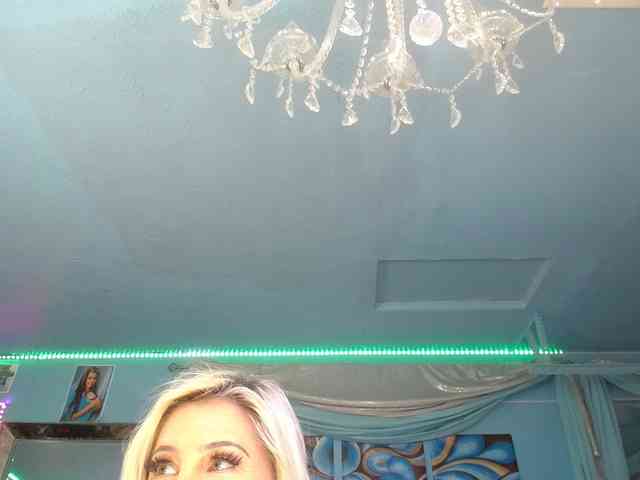 adrianna_fox webcam