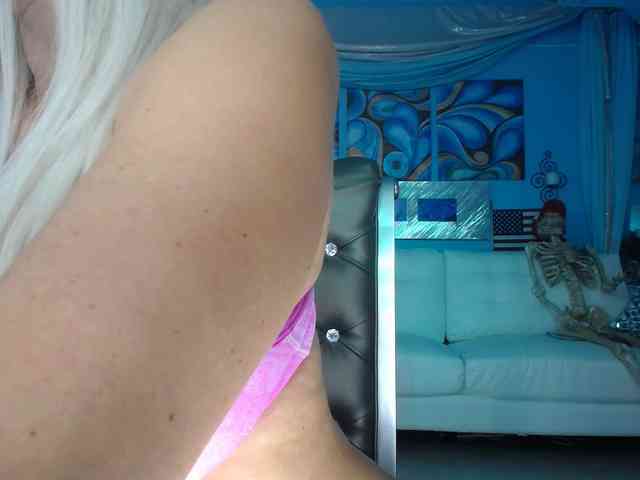 adrianna_fox webcam