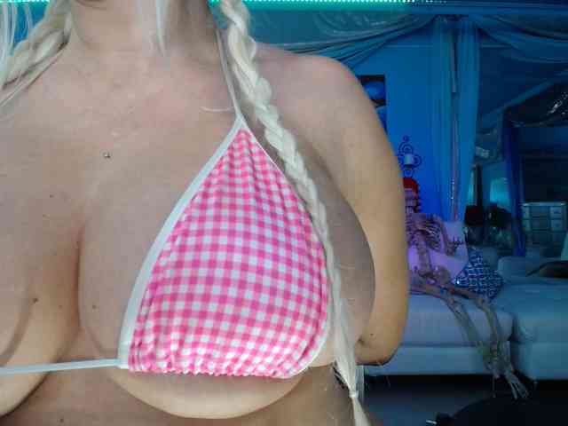 adrianna_fox webcam