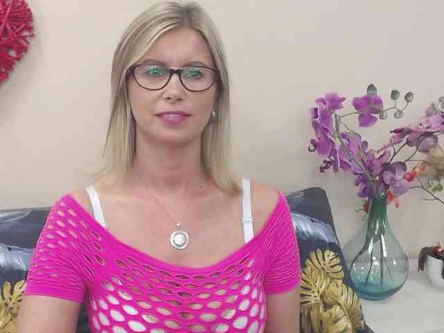 DoreenKiss webcam