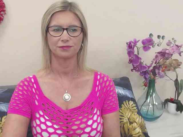 DoreenKiss webcam