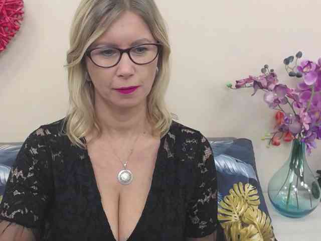 DoreenKiss webcam