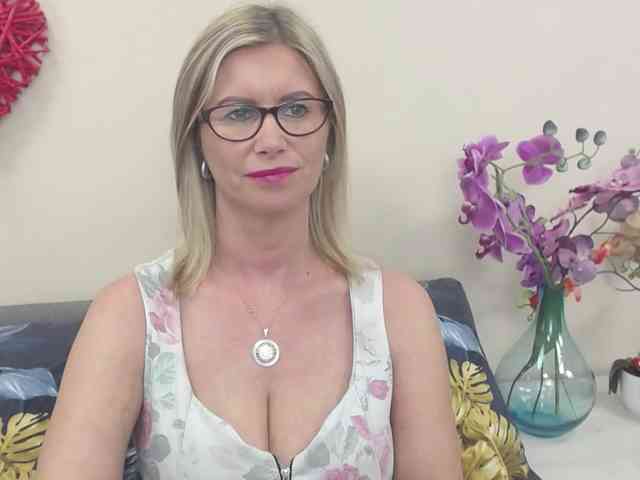DoreenKiss webcam