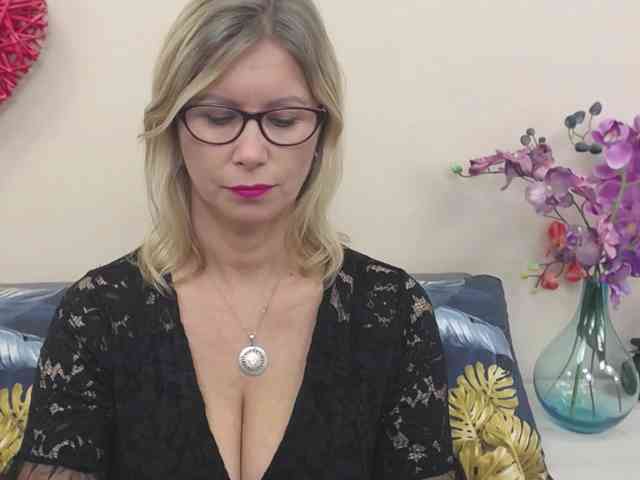 DoreenKiss webcam
