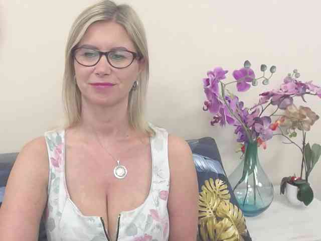DoreenKiss webcam