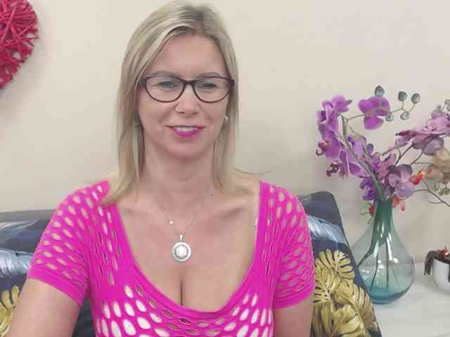 DoreenKiss webcam