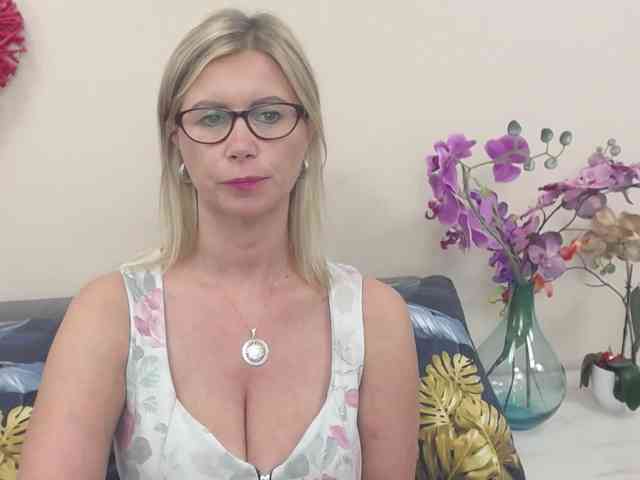 DoreenKiss webcam