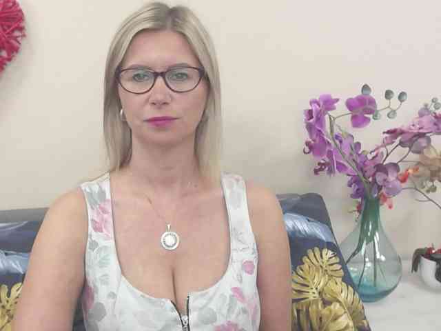 DoreenKiss webcam